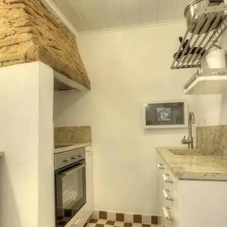 Flea Market Family House Appartamento *