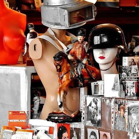 Flea Market Family House * Lisbon